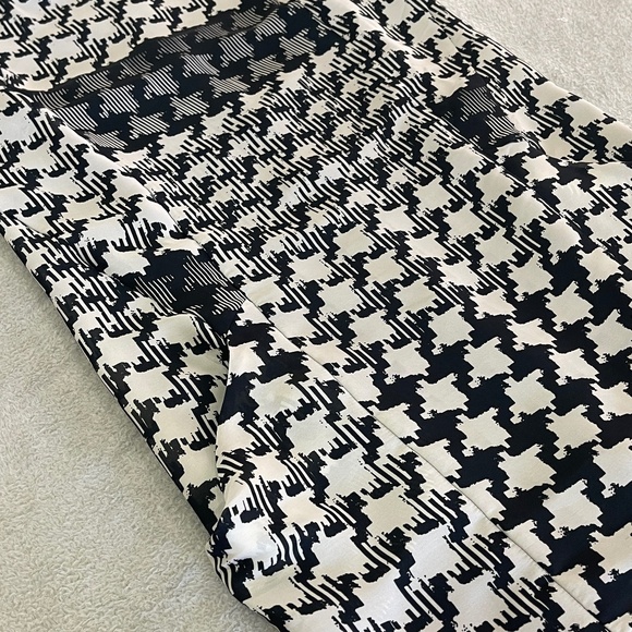 Zara Houndstooth Pocketed Shift Dress Size Small - Picture 3 of 12